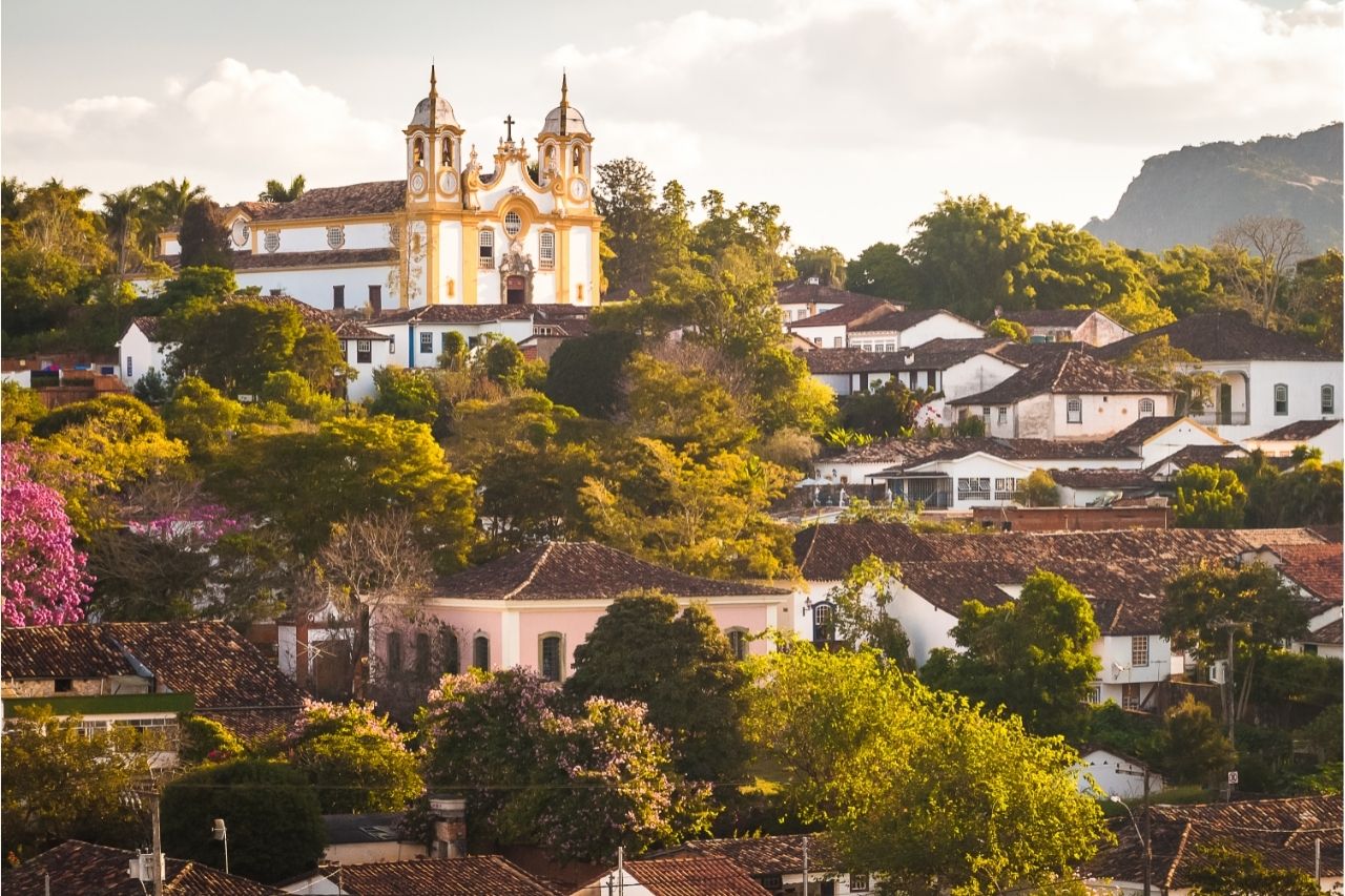 TIRADENTES COMEMORA ANIVERSÁRIO DE 305 ANOS COM PROGRAMAÇÃO GRATUITA Rádio São João delRei TIRADENTES COMEMORA ANIVERSÁRIO DE 305 ANOS COM PROGRAMAÇÃO GRATUITA Rádio São João delRei